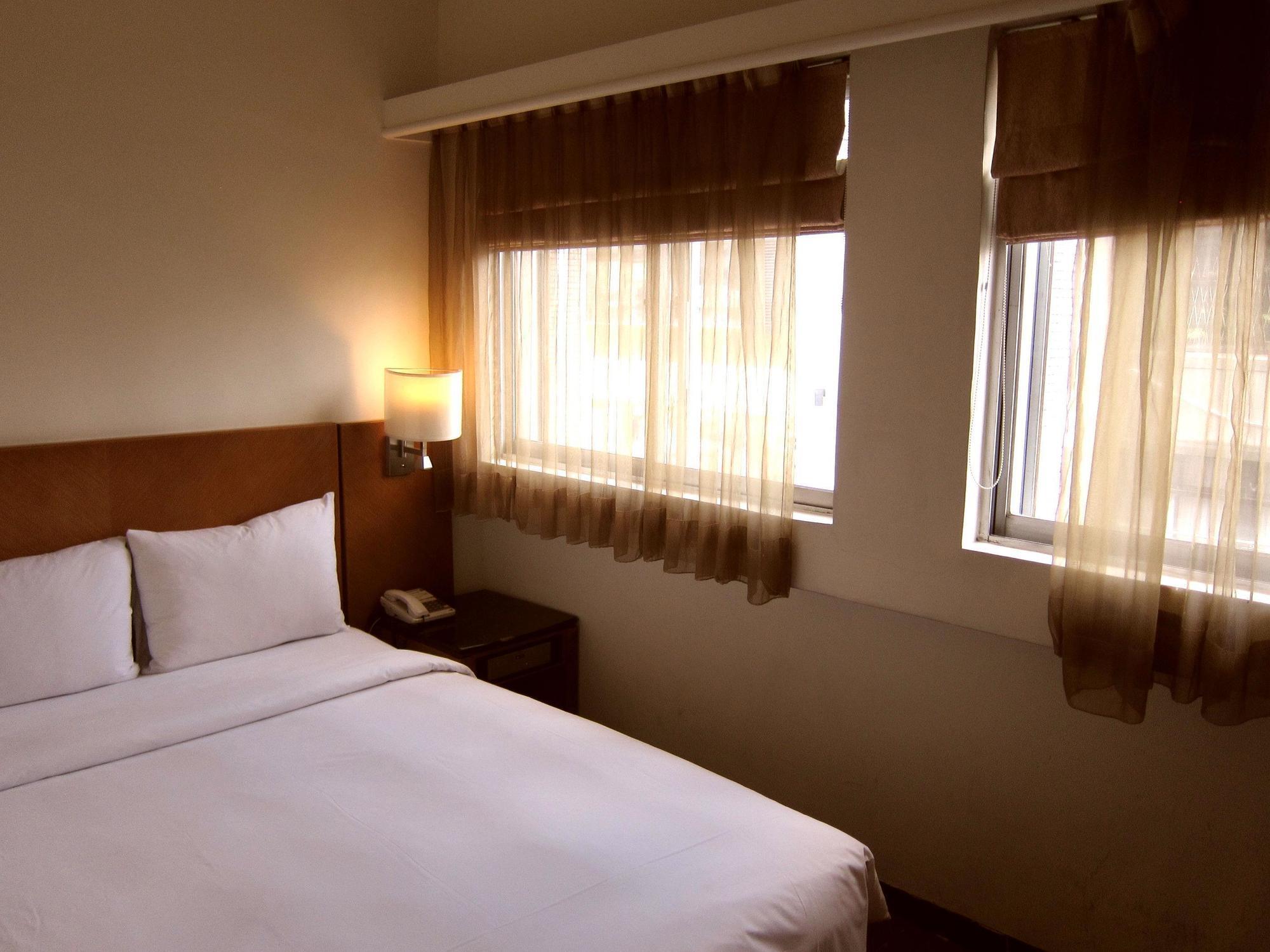 Rainbow Hotel Тайпей Екстериор снимка