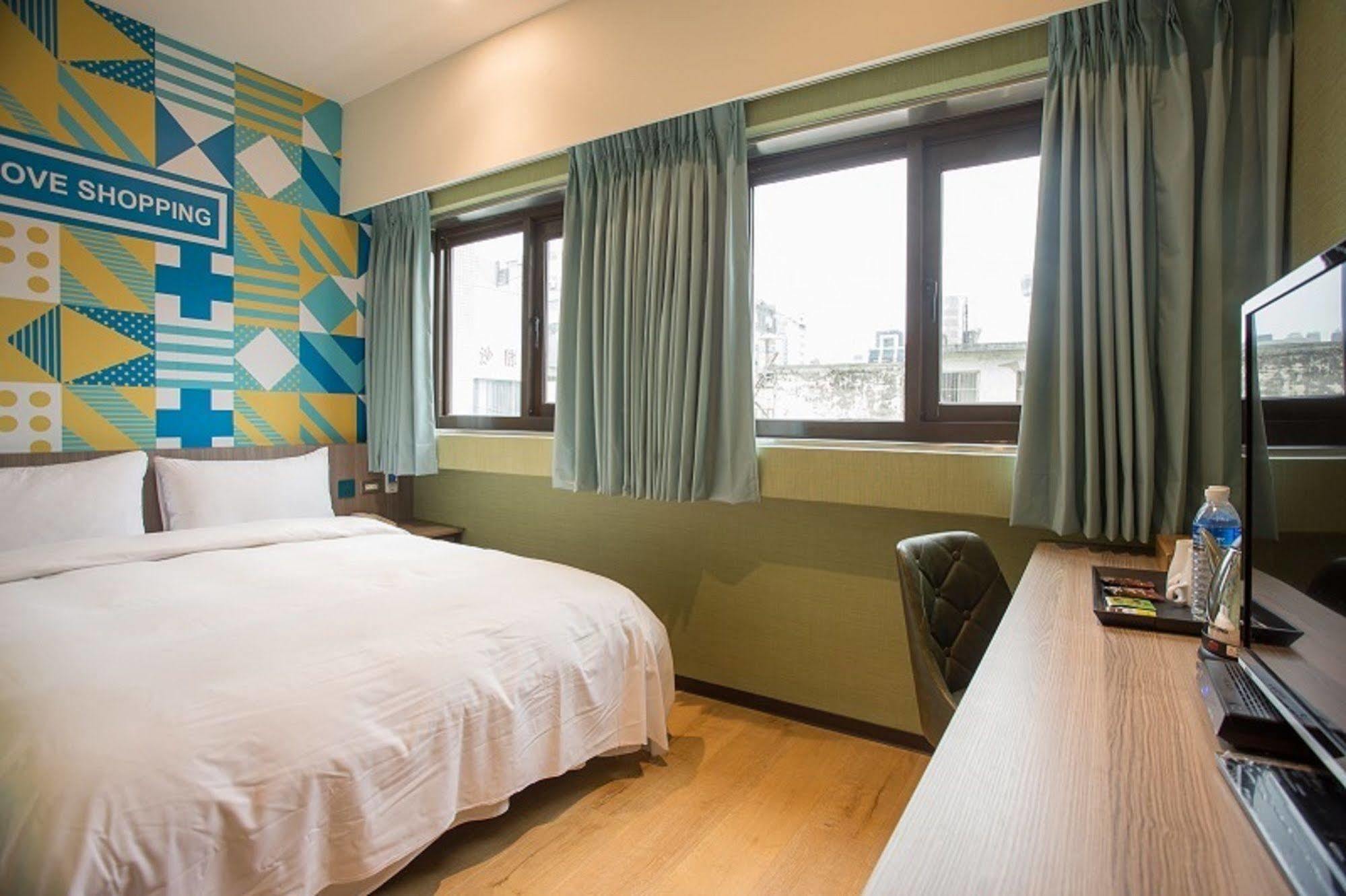 Rainbow Hotel Тайпей Екстериор снимка