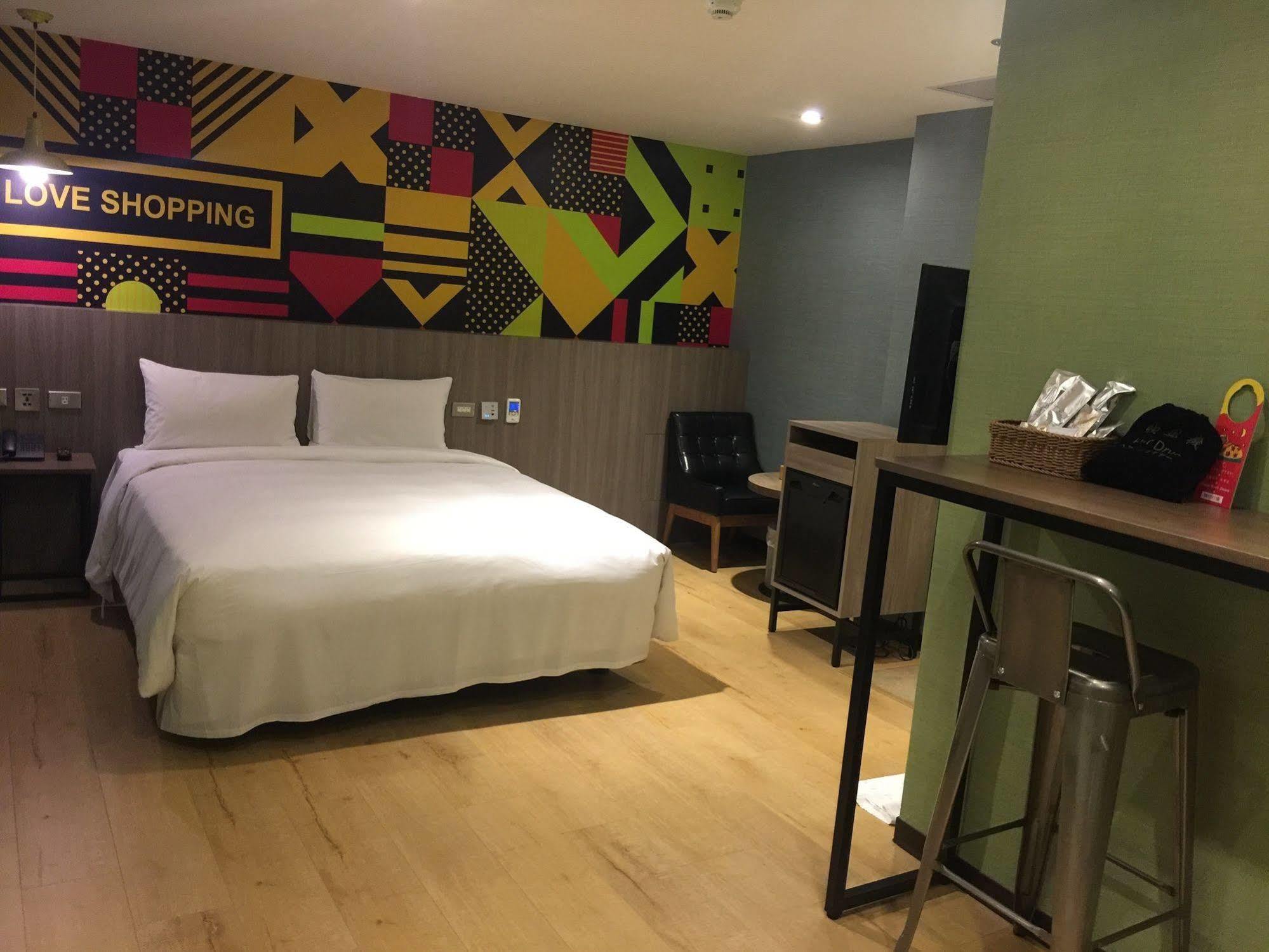 Rainbow Hotel Тайпей Екстериор снимка